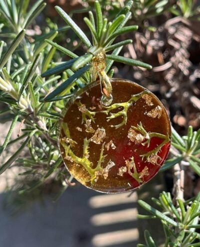 Pendentif rouille et lichen