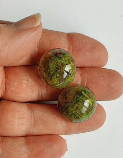 Boucles d'oreilles résine transparente et feuilles